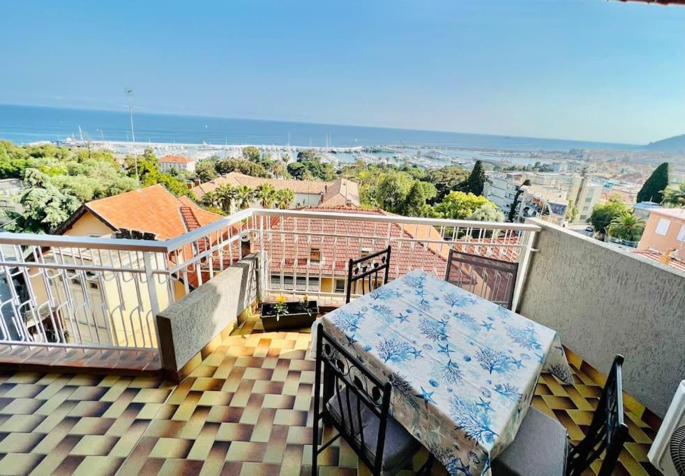 Special Home Vista Mare E Parcheggio Privato Sanremo Exterior photo