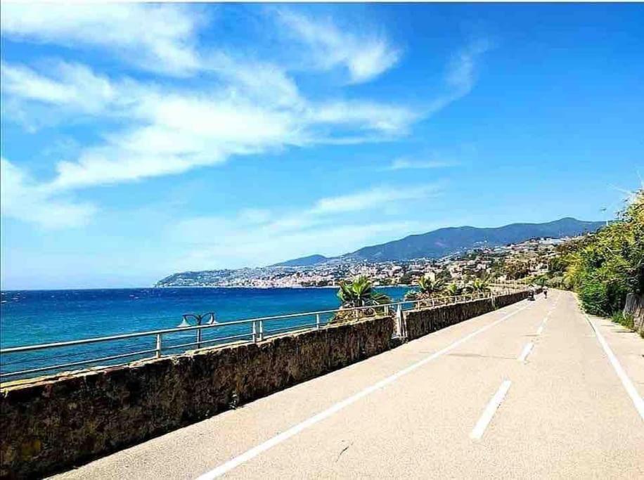 Special Home Vista Mare E Parcheggio Privato Sanremo Exterior photo
