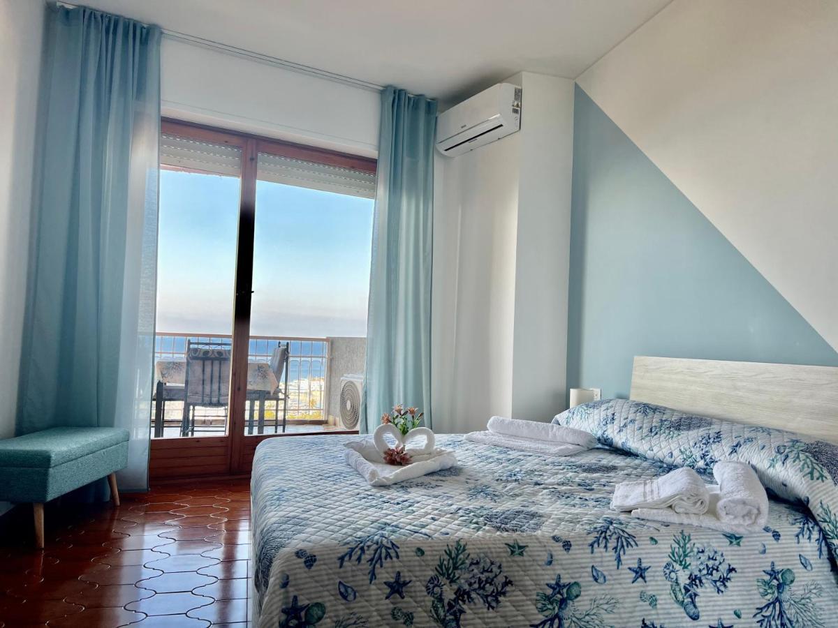 Special Home Vista Mare E Parcheggio Privato Sanremo Exterior photo