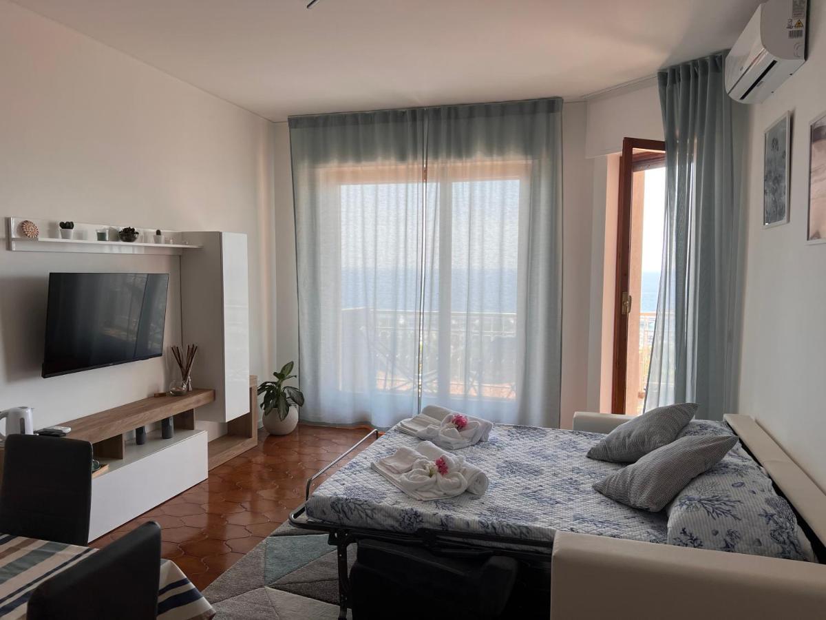 Special Home Vista Mare E Parcheggio Privato Sanremo Exterior photo