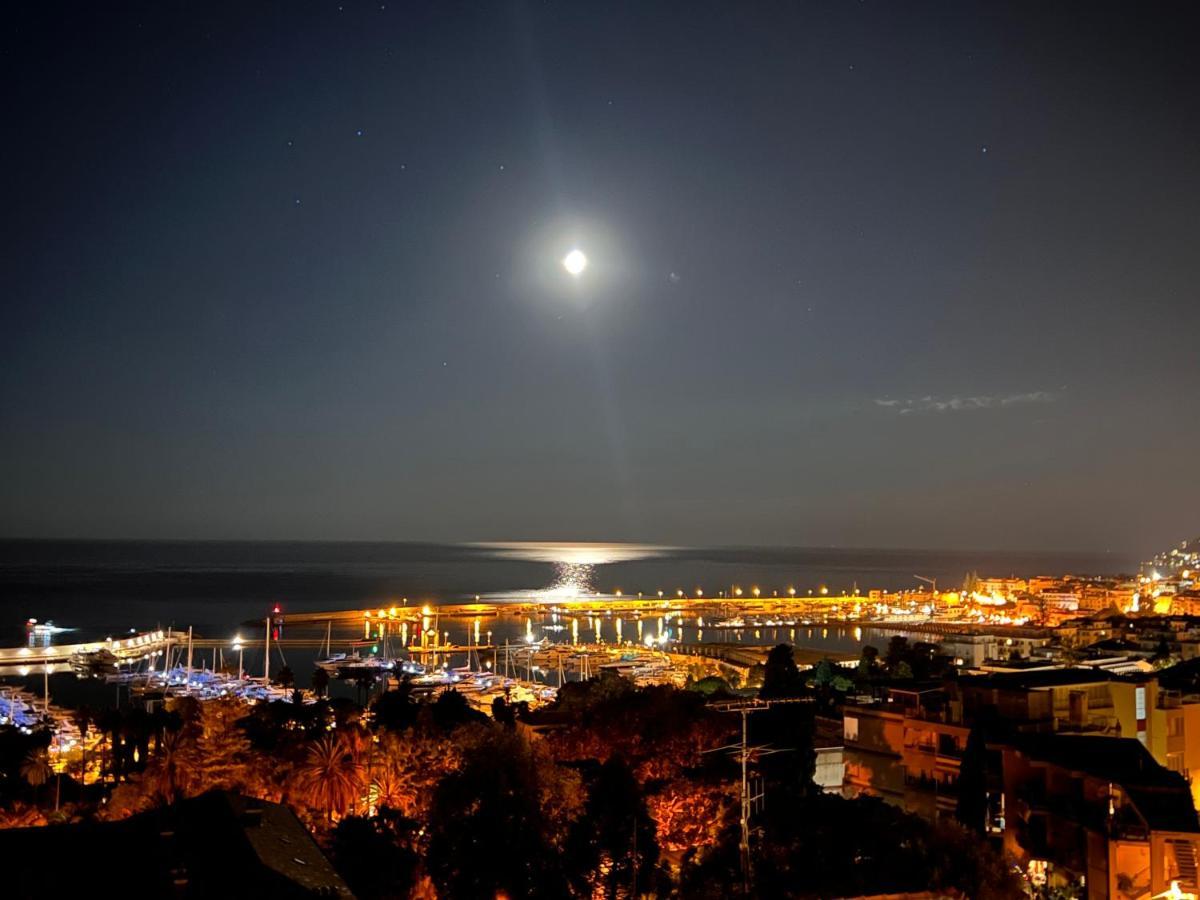 Special Home Vista Mare E Parcheggio Privato Sanremo Exterior photo