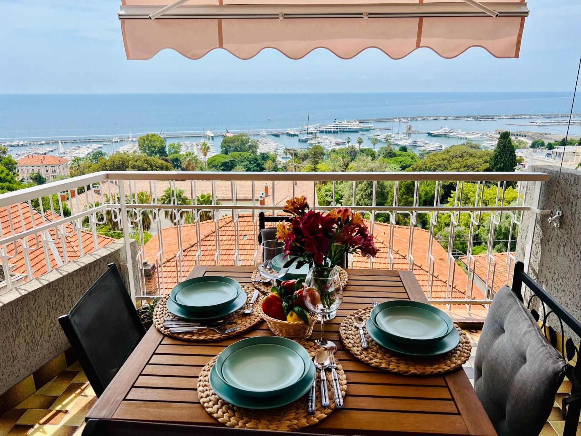 Special Home Vista Mare E Parcheggio Privato Sanremo Exterior photo